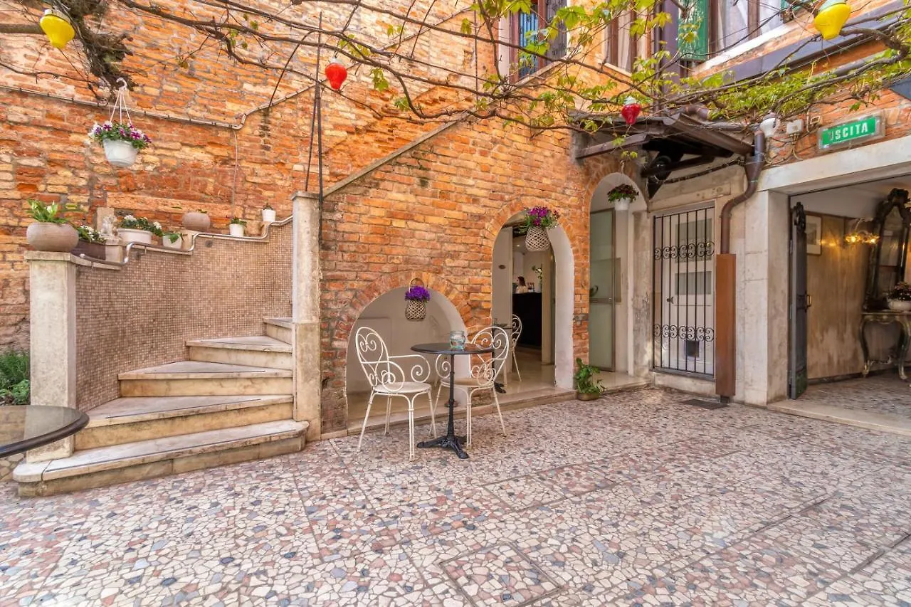 Hotel Casa Boccassini Venedik