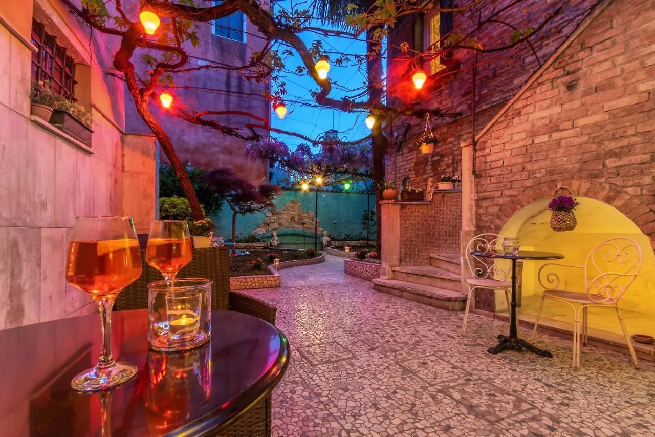 Hotel Casa Boccassini Venedik