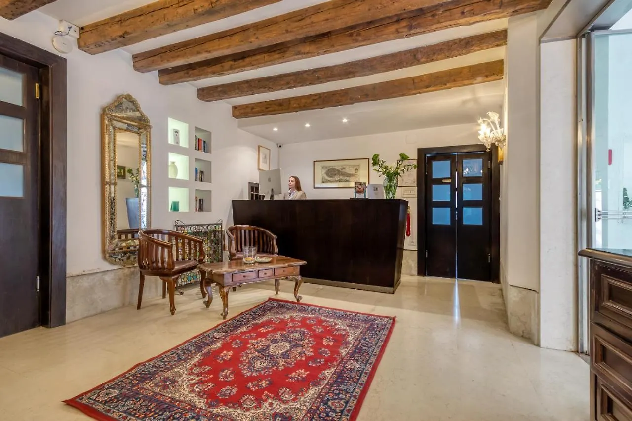 Hotel Casa Boccassini Venedik İtalya