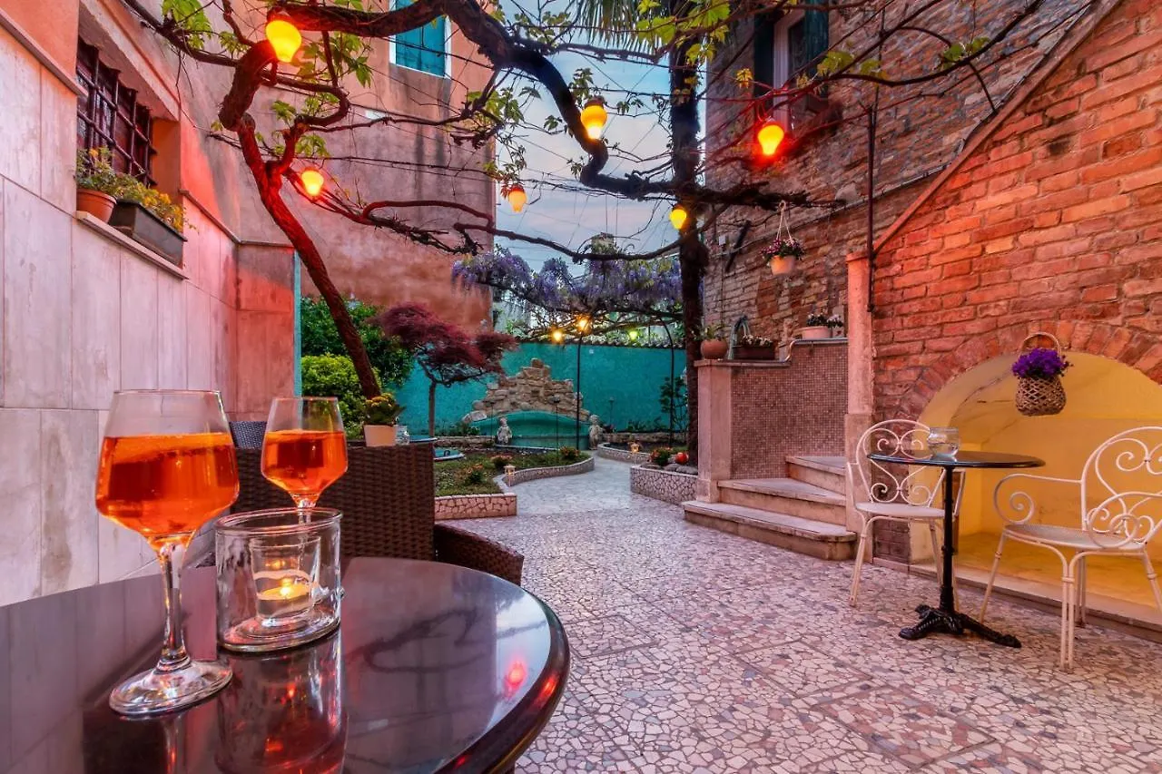 Hotel Casa Boccassini Venedik